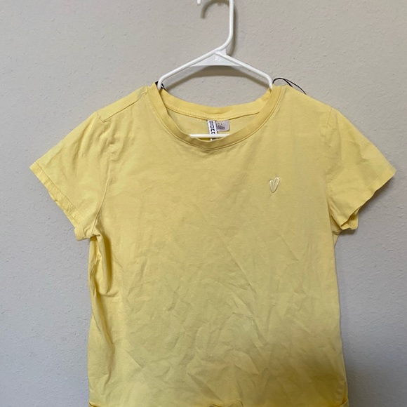 💛  Embroidered T-Shirt - Picture 5 of 8